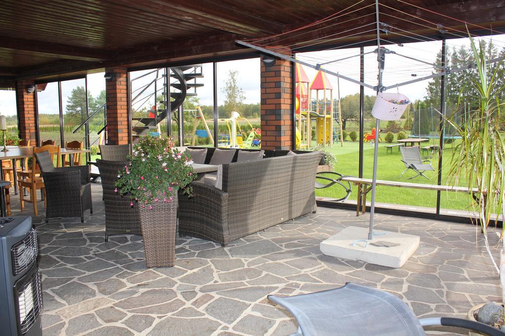 Krapi Guesthouse Treimani Exterior photo